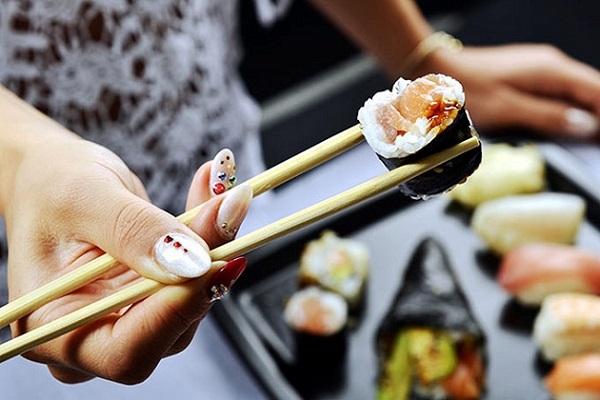Cách thưởng thức sushi “chuẩn không cần chỉnh”