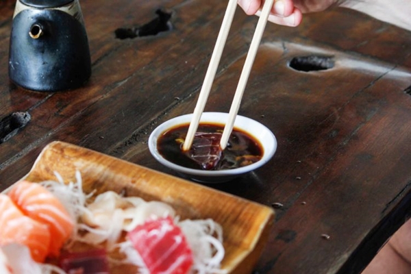 Những sai lầm khi ăn sushi bạn cần tránh