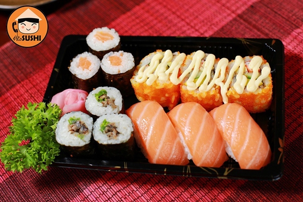 ship hàng sushi