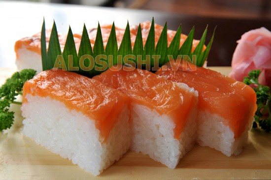 Sushi cá hồi ép