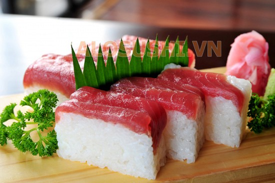 Sushi cá ngừ ép