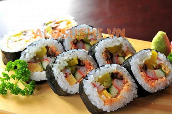 Sushi cuộn tổng hợp to